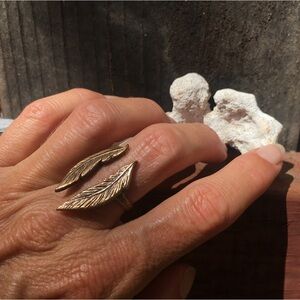 Double Feather Ring in Bronze - New Oldstock